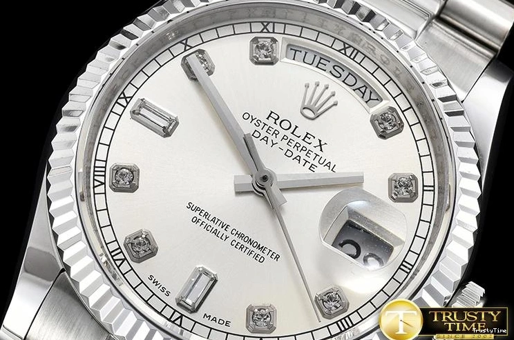 0403 RDD0214C – DayDate 36mm Classic 685